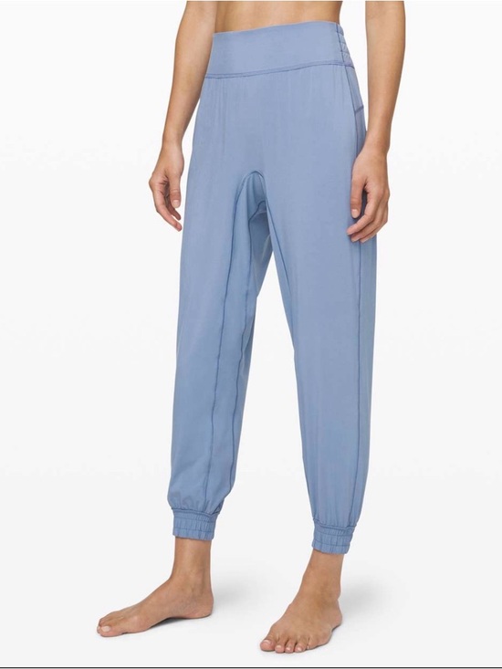 lululemon athletica Pants - Lululemon Sun Setter Jogger *28"
Tempest Blue Size 0